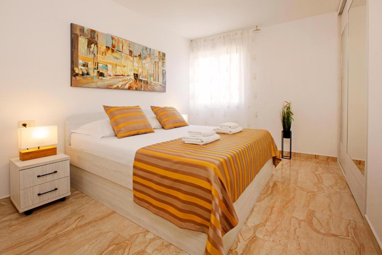 Modern 2-Bed Apt, Late Check In Available สปลิท ภายนอก รูปภาพ