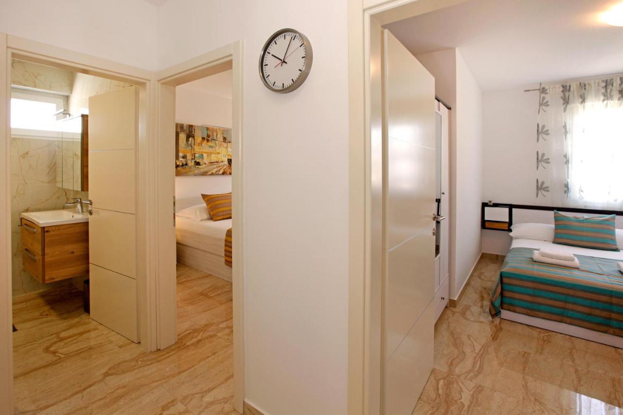 Modern 2-Bed Apt, Late Check In Available สปลิท ภายนอก รูปภาพ
